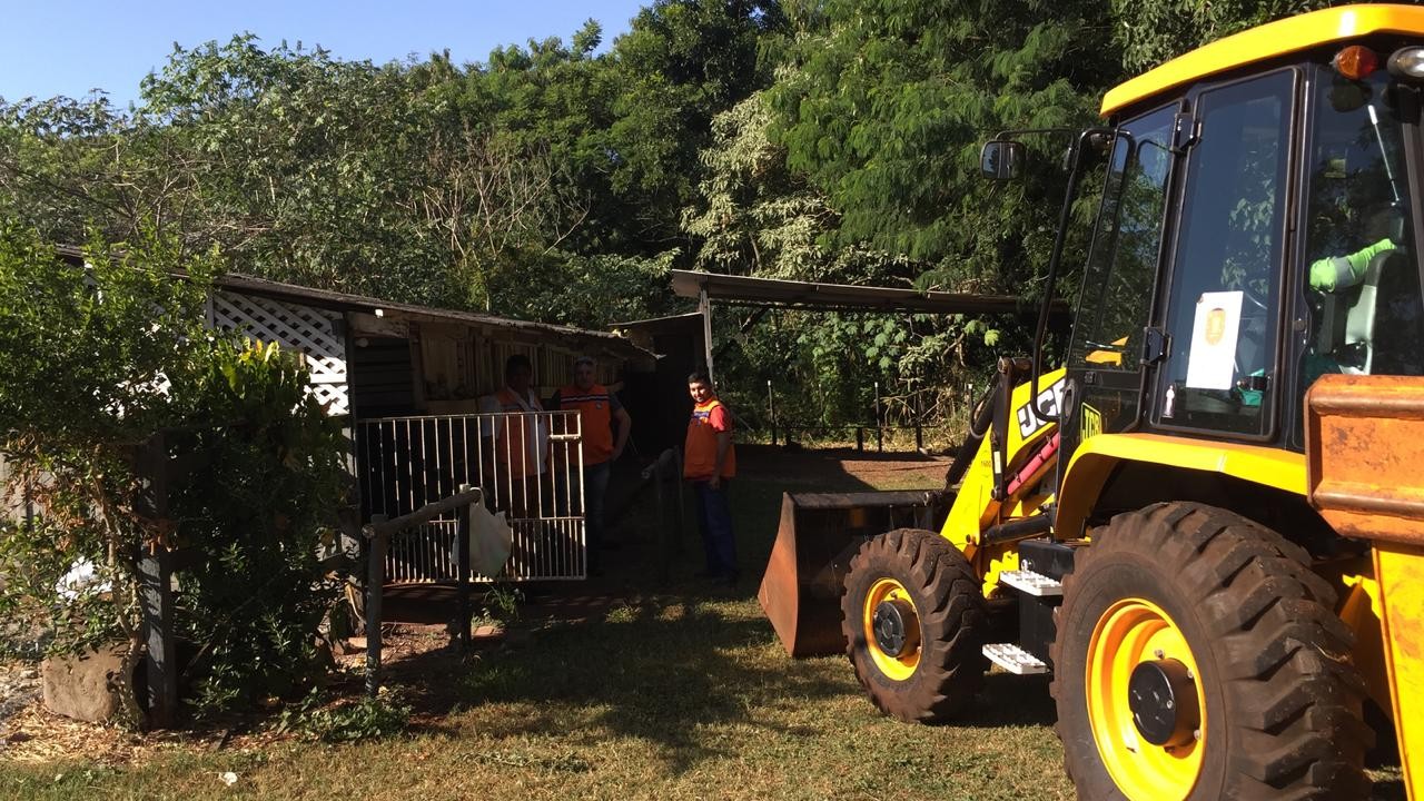 Prefeitura dá prazo de 15 dias para dono de barracão apresentar documentos