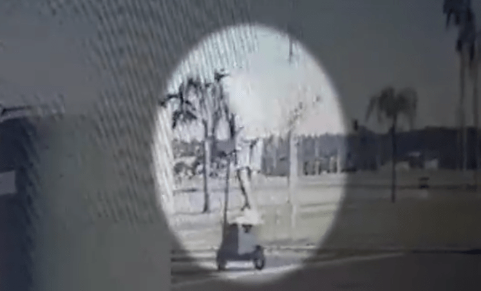 Suspeitos furtam cofre em condomínio de luxo e fogem de patinete elétrico, em Foz do Iguaçu