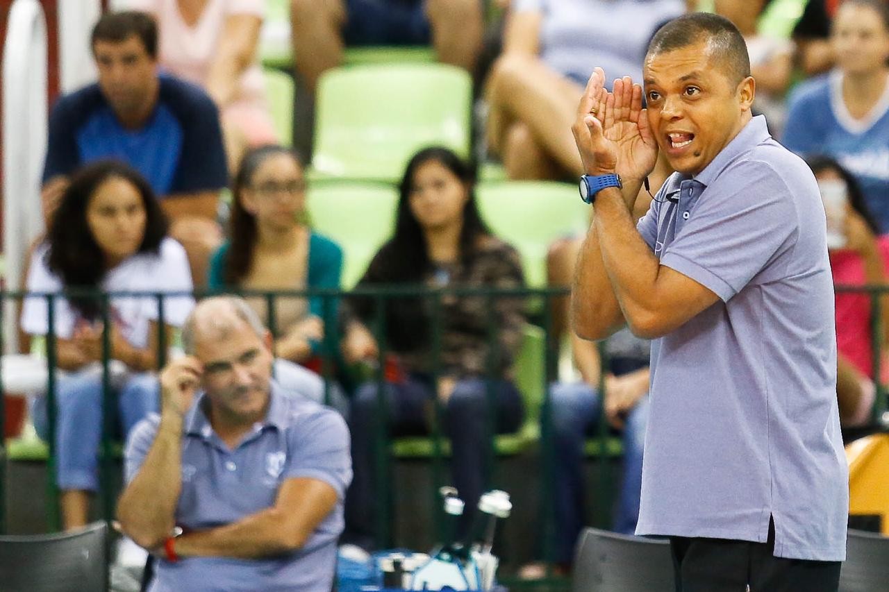 Alessandro Fadul permanece no Maringá Vôlei