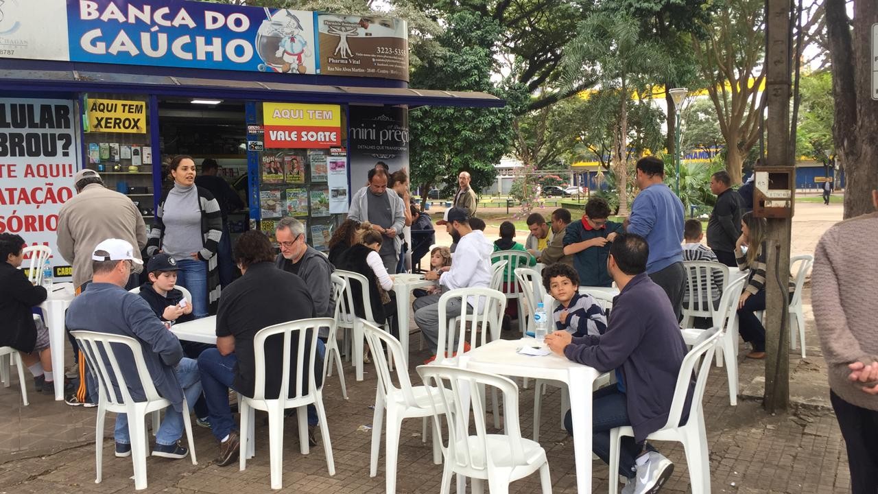 Domingo é dia de trocar figurinhas