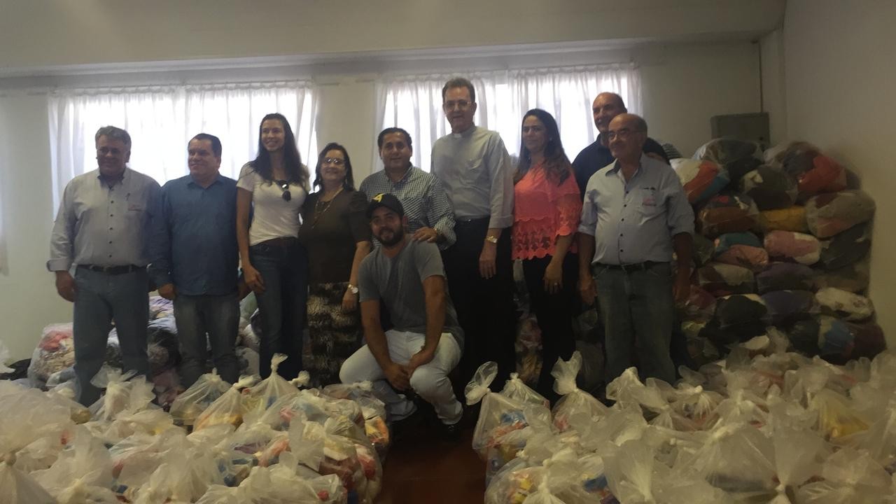 Quase 30 entidades recebem donativos arrecadados no primeiro dia da Expoingá