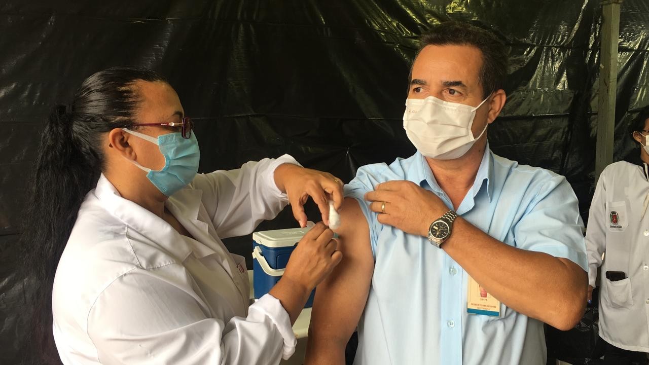 Motoristas de ônibus começaram a ser vacinados