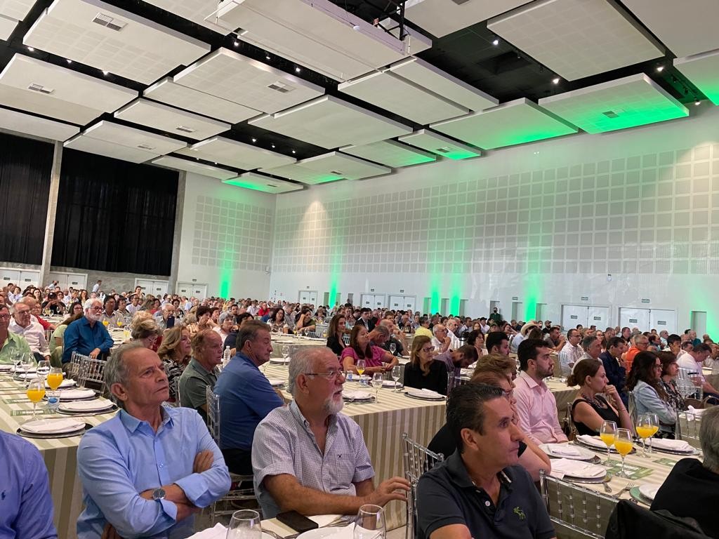 Produtores do setor da cana-de-açúcar se reúnem em Maringá