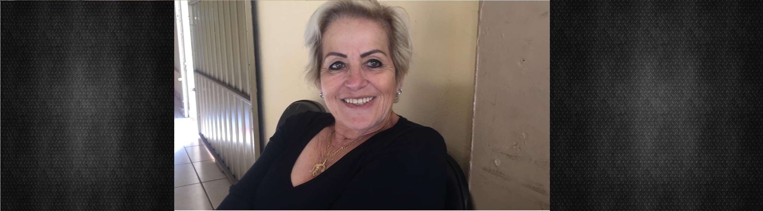 Conheça a história de uma avó que está mudando a realidade do bairro onde mora