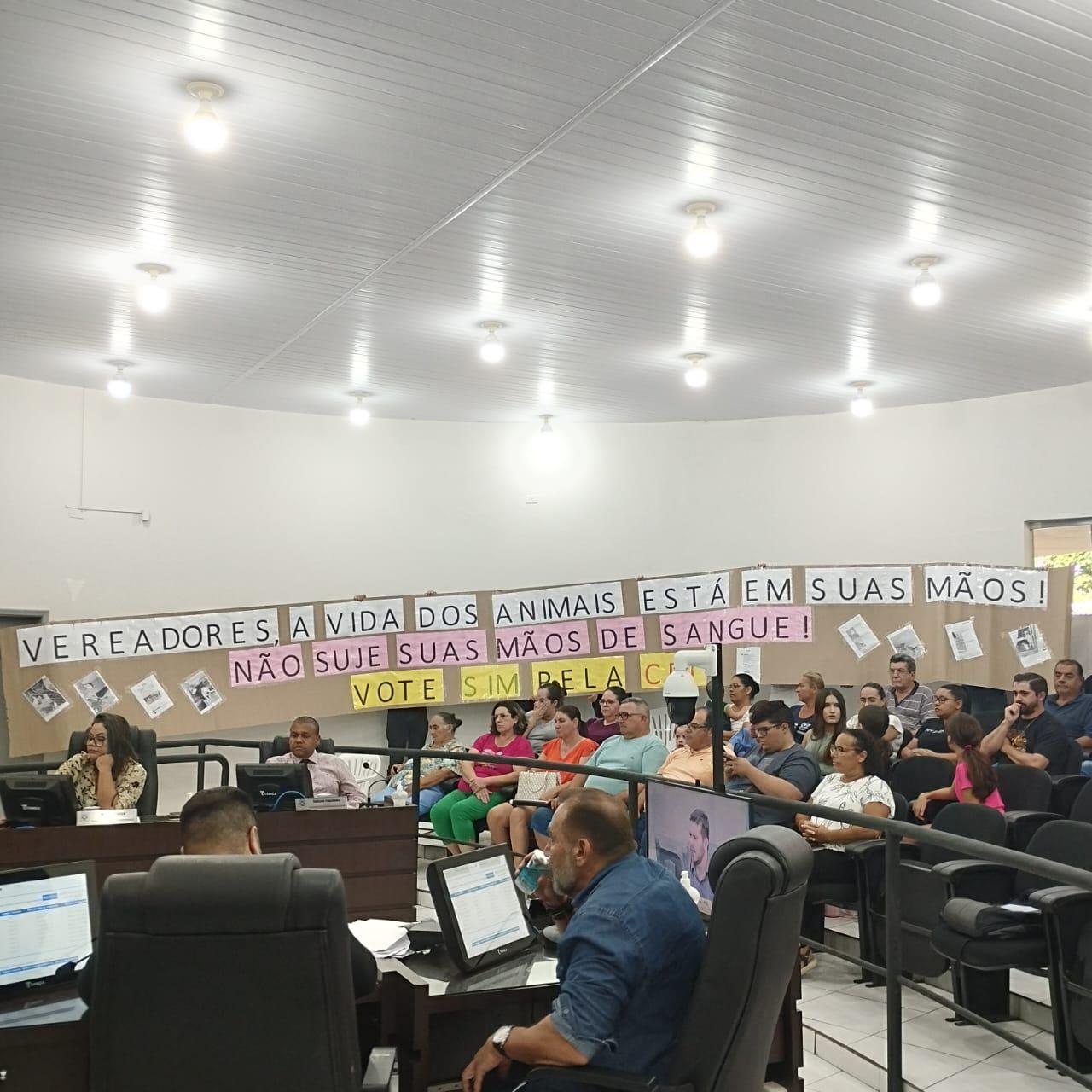 Vereadores votam abertura de CPI para investigar canil municipal