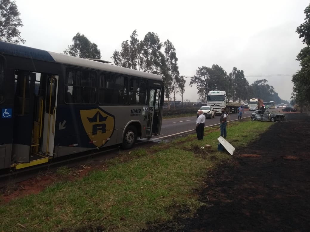 Fumaça na pista provoca acidente com oito veículos na PR-180