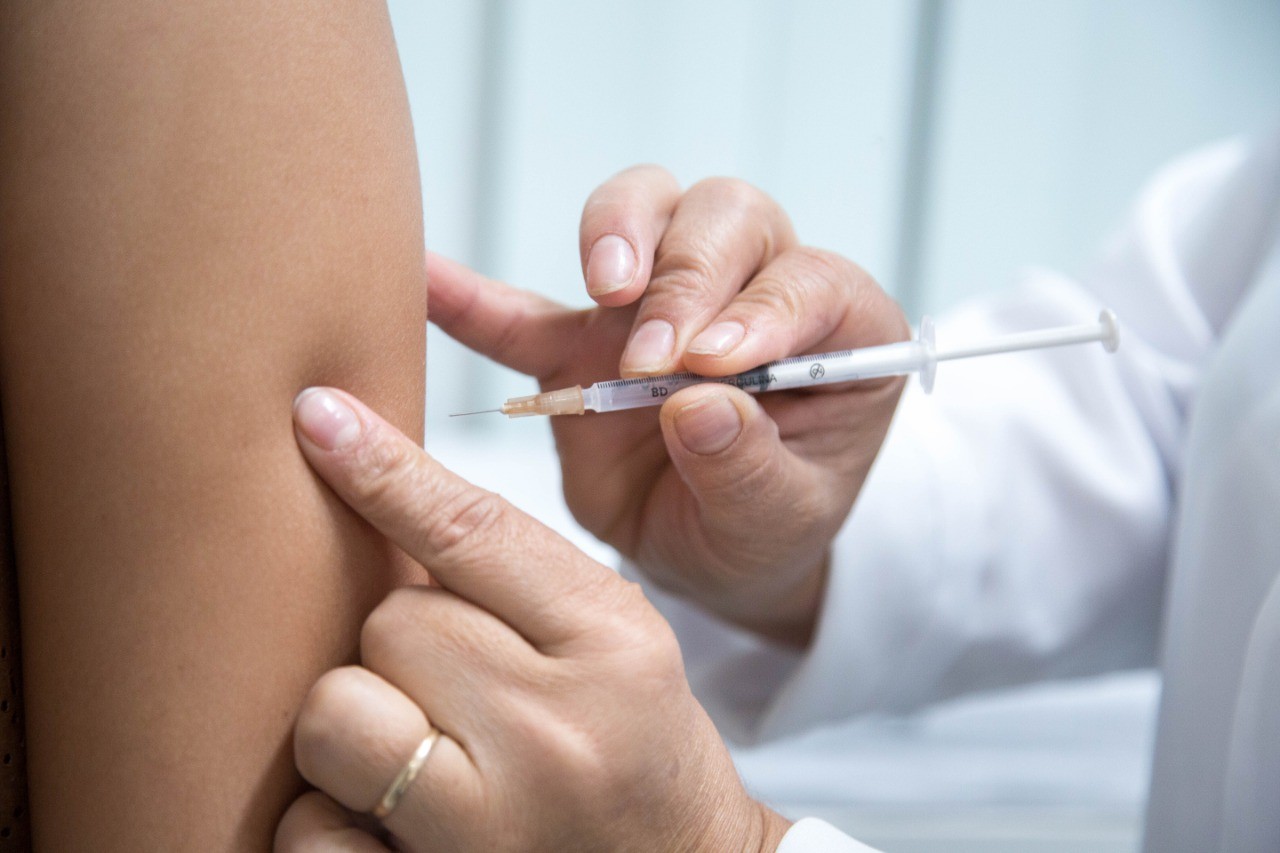 Vacinas são aplicadas somente nos postos de saúde de Maringá