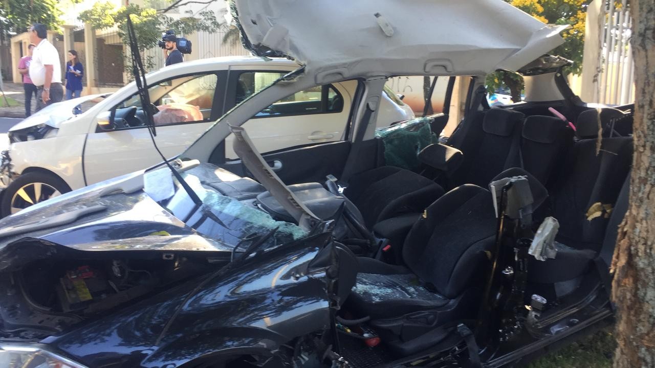 Vítimas ficam presas às ferragens em acidente