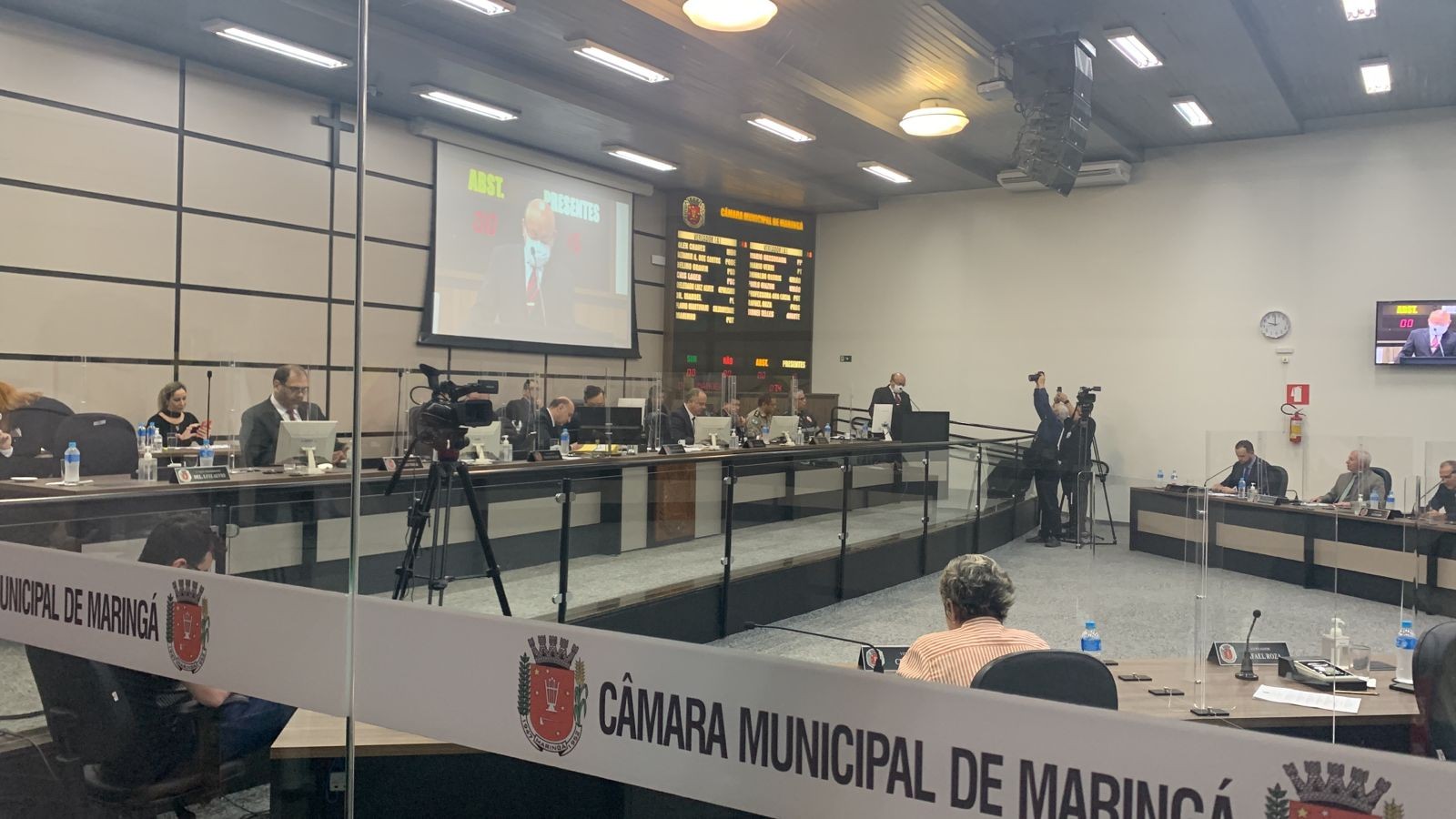 Projeto sobre banheiros unissex entra em regime de urgência, mas é retirado de pauta