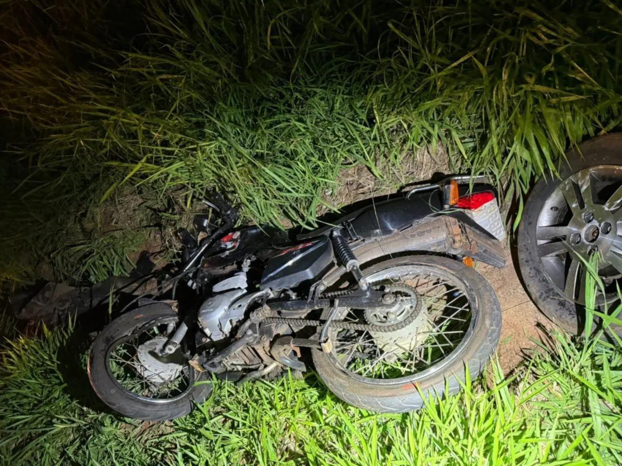 Motociclista de 17 anos, pilotando na contramão, morre em acidente