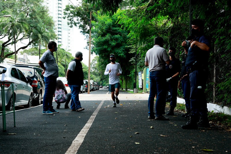 Sobe para quatro o número de pessoas multadas em Maringá sem máscara nesta quinta