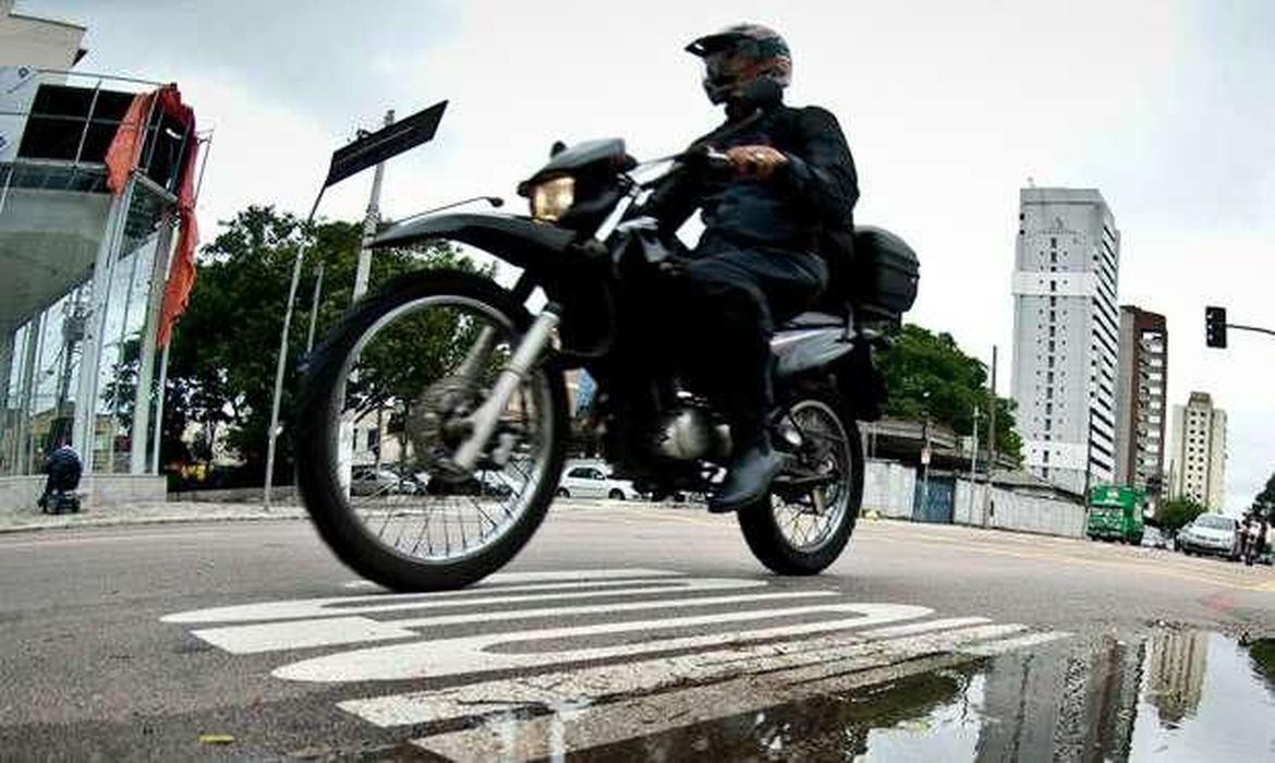 Fiscalização para coibir barulho de motocicletas será retomada este mês