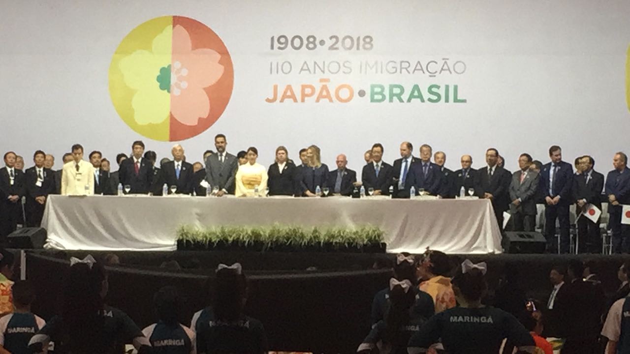 Princesa Mako quebra protocolo de horário e discursa na abertura