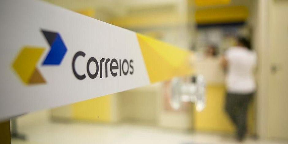Trabalhadores dos Correios decidem se entram em greve nesta quarta-feira (31)