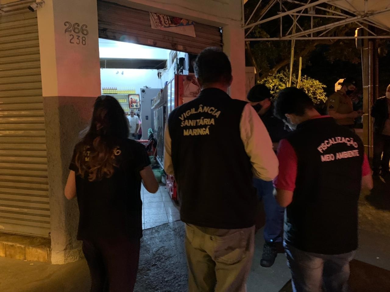 Fiscalização integrada faz blitz, vistoria estabelecimentos e autua pessoas por descumprimento de decreto