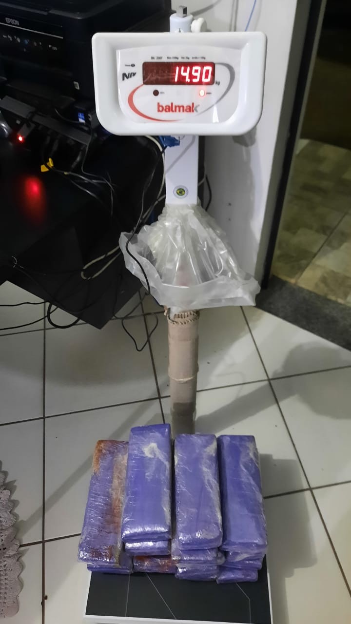 Jovem é preso transportando 14,9 kg de maconha em ônibus na PR-323