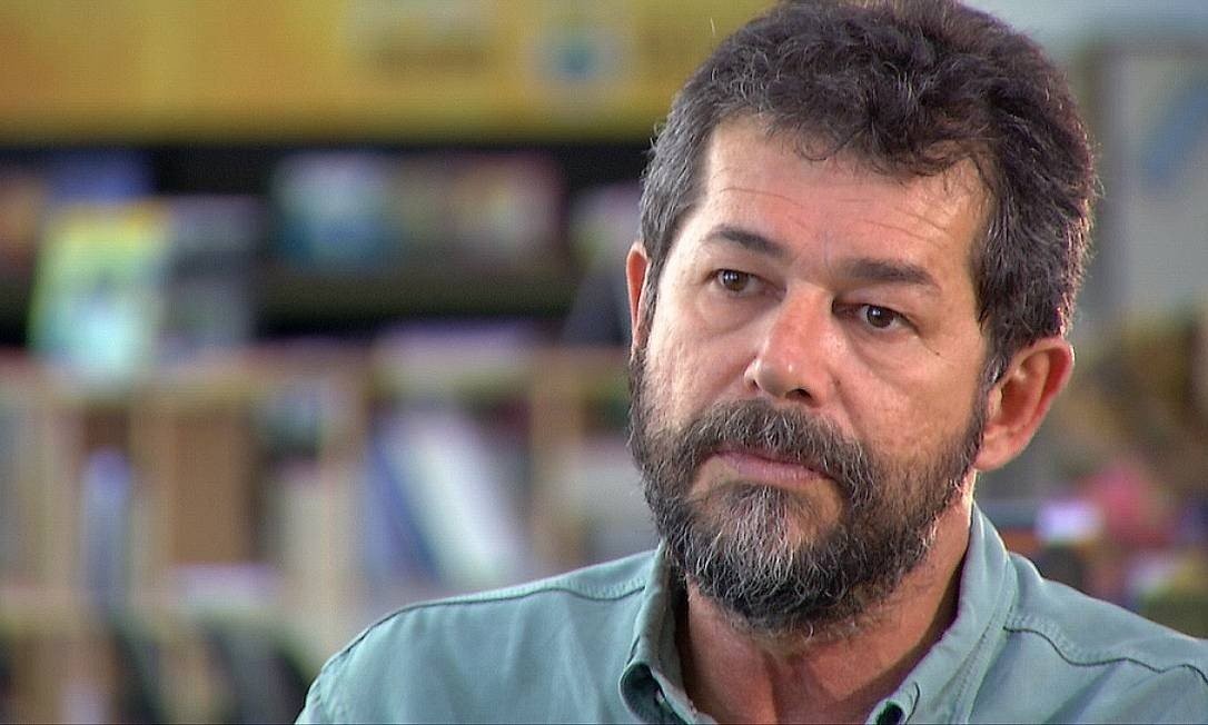 Escritor Marçal Aquino vem a Maringá