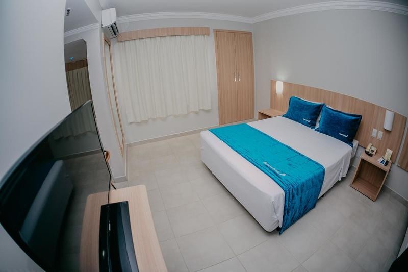 Por que a prefeitura quer alugar quartos de hotel?