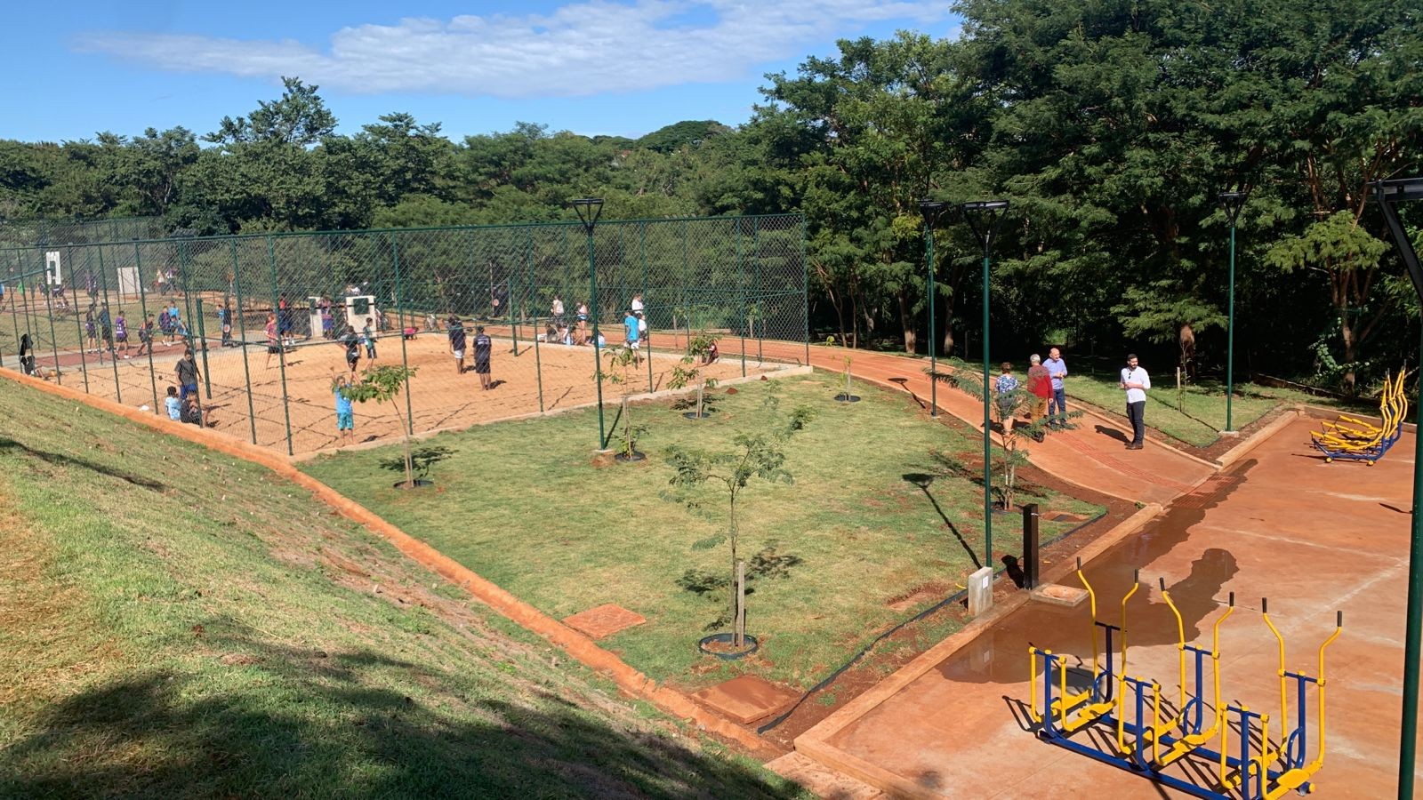 Maringá inaugura parque linear com projeto Cidadania nos Bairros