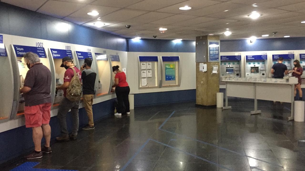 Agência da Caixa abre sem filas neste sábado (13)