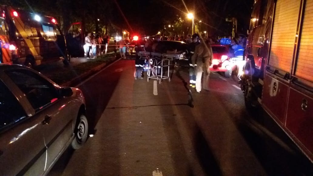 Acidente envolvendo três veículos deixa uma pessoa ferida