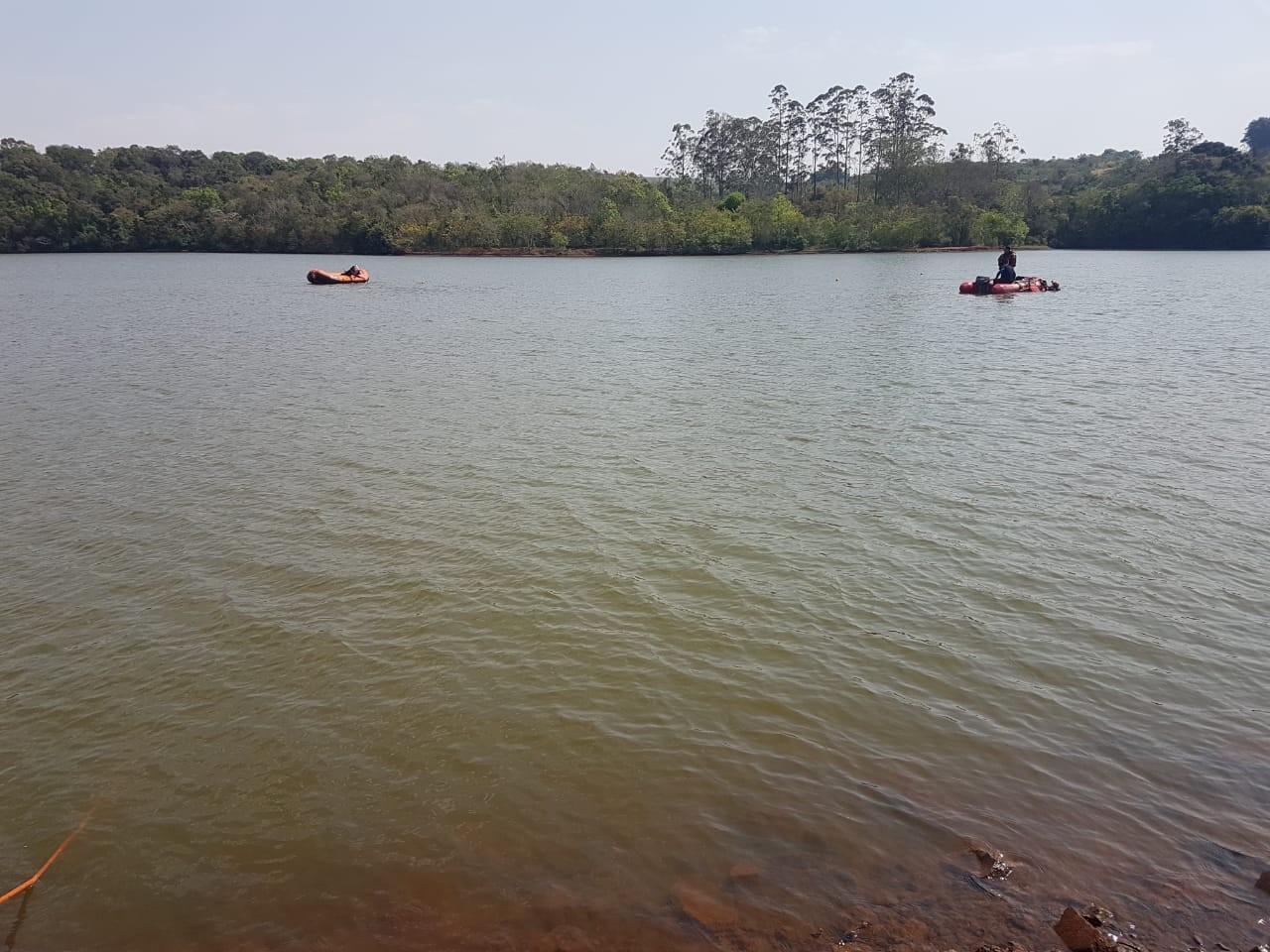 Bombeiros procuram por adolescentes que se afogaram em Apucarana
