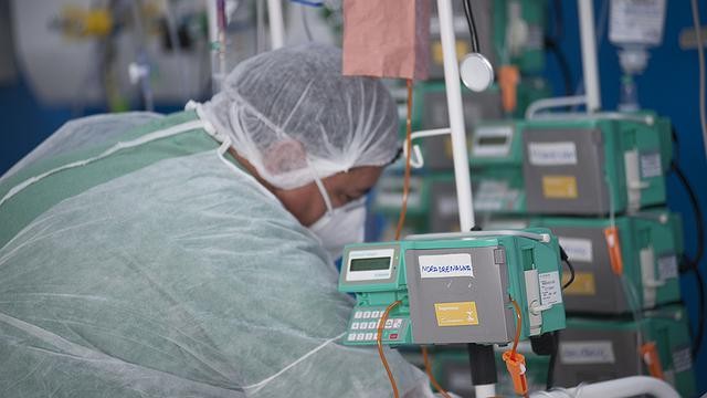 Ouvinte pergunta qual a diferença entre as palavras entubar e intubar