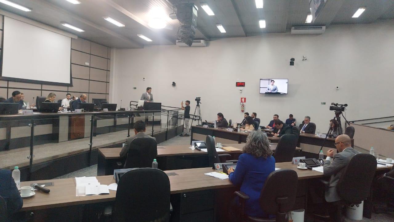 Vereadores adiam análise de veto em projeto de centros comunitários