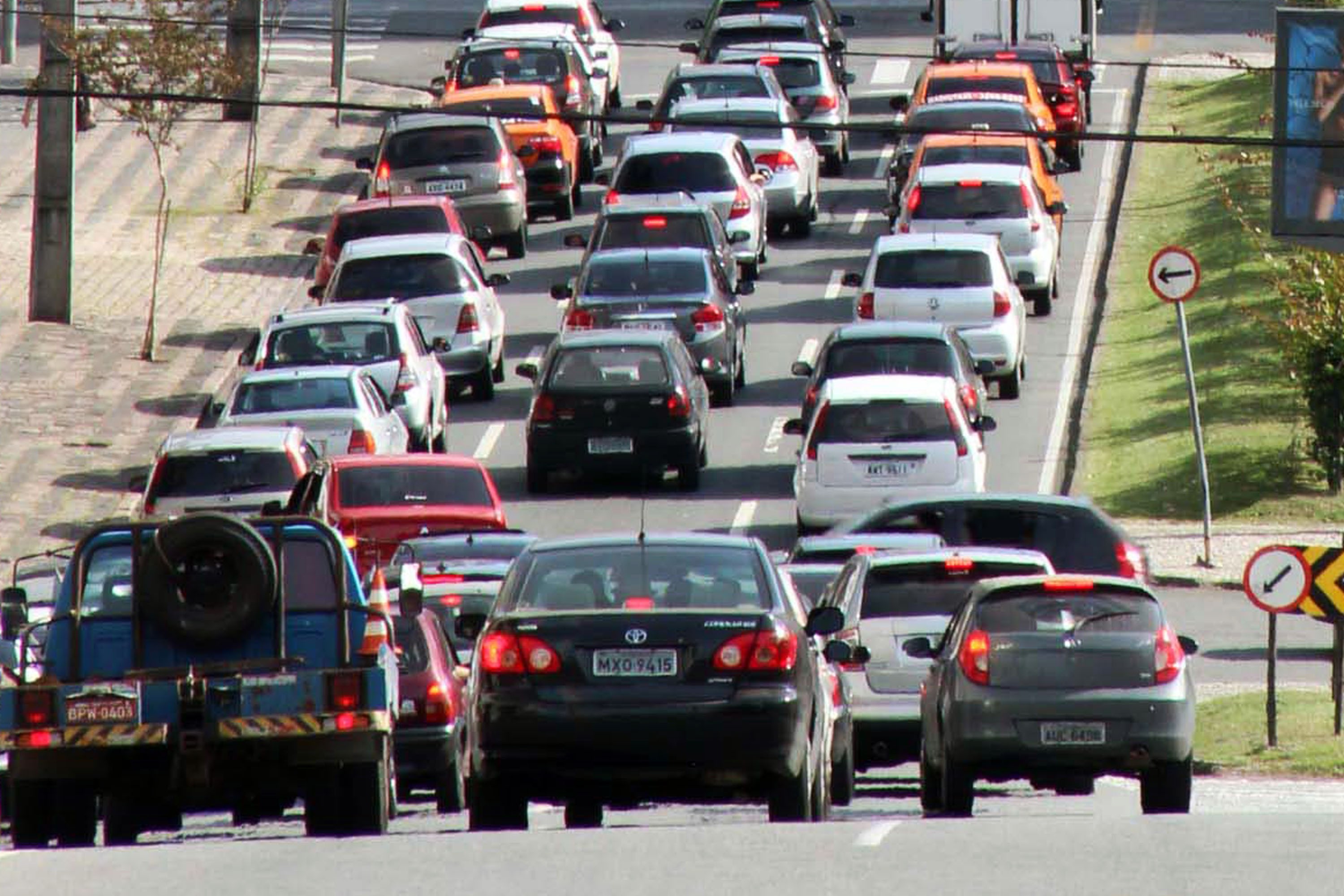 Em março, o número de multas de trânsito foi quatro vezes maior do que em janeiro