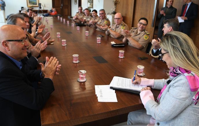 Governadora Cida Borghetti formaliza lançamento dos editais de seleção