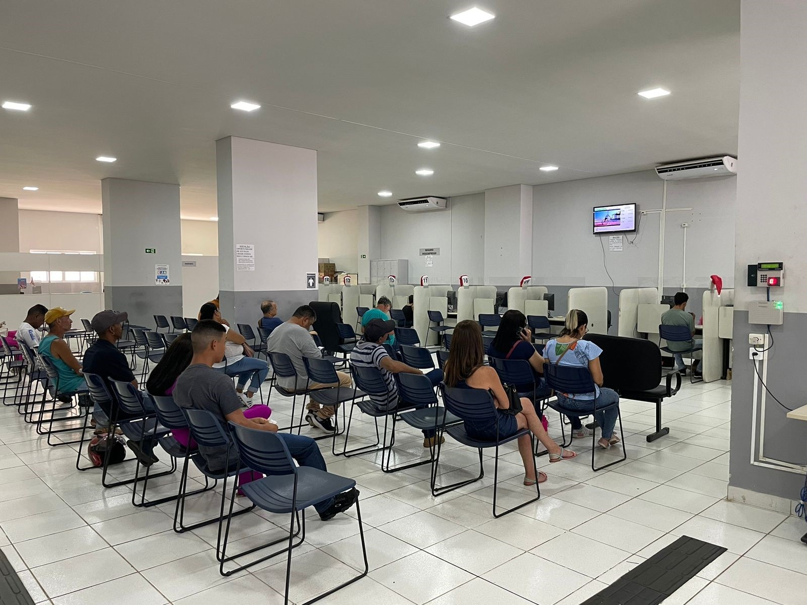 2024 começa com alta procura de emprego em Maringá