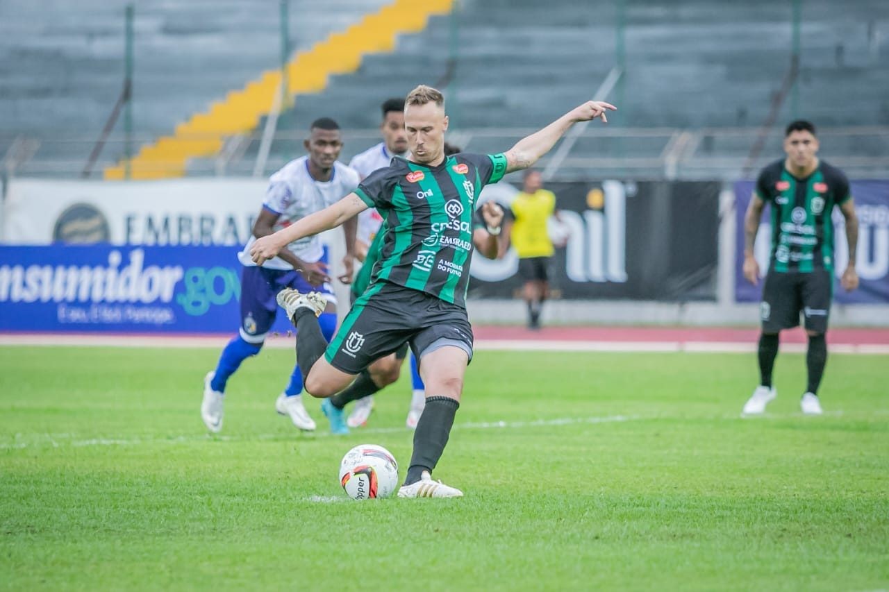 Maringá FC enfrenta o Rio Branco nesta terça (17), no Willie Davids