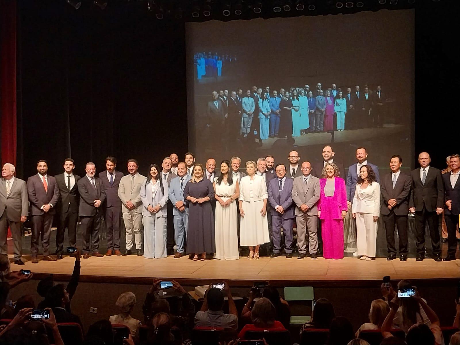Cerimônia de posse dos eleitos lota Calil Haddad