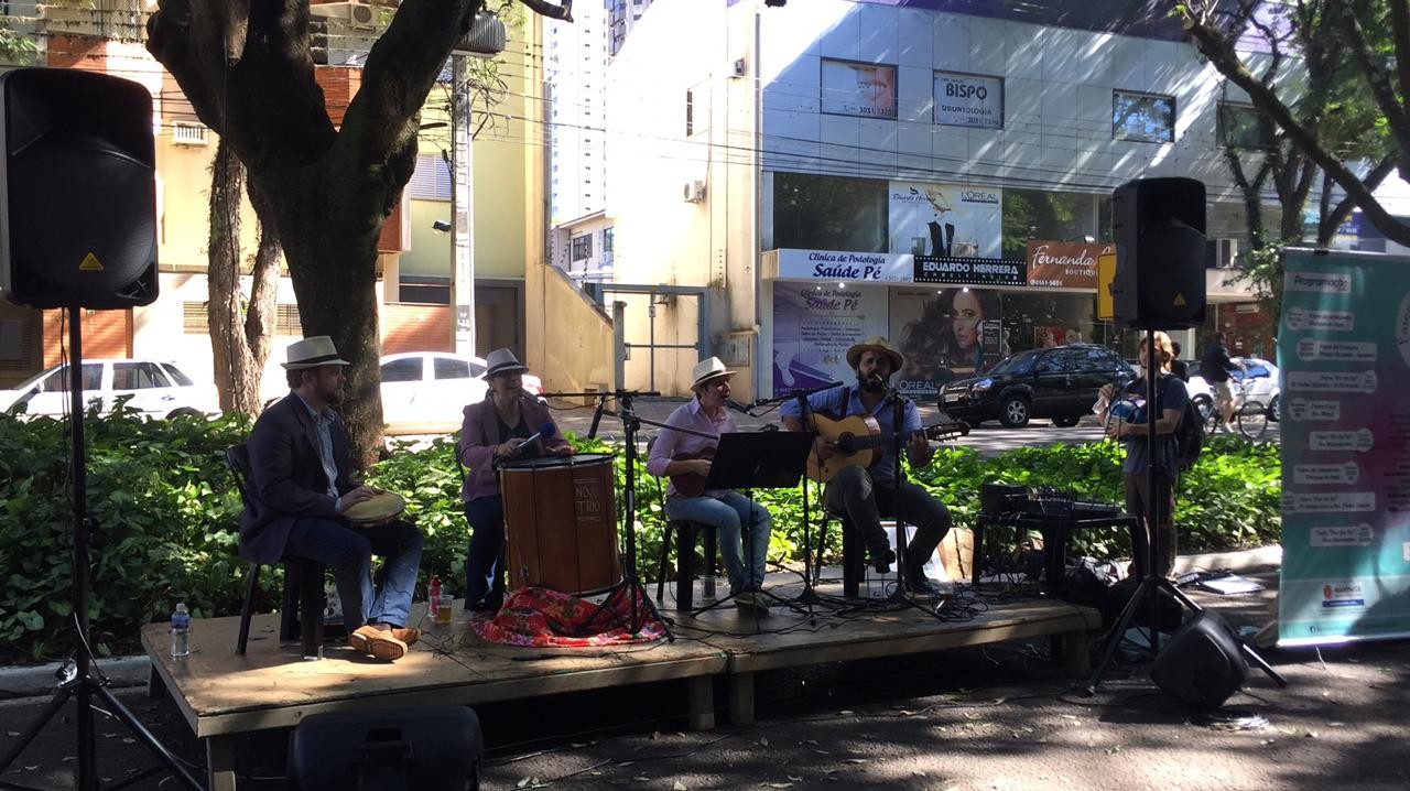 Música ecoa no Parque do Ingá