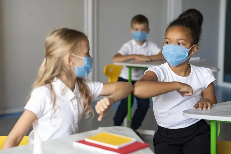 Novo decreto volta a exigir uso de máscaras em escolas e no transporte escolar de Marialva