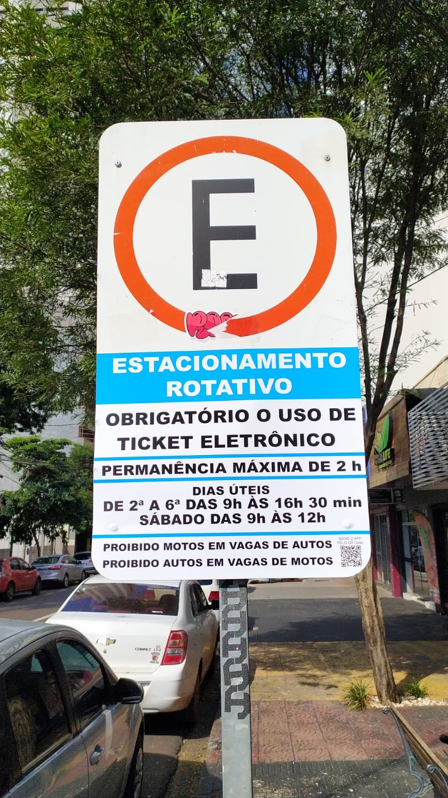 Placas do EstaR eletrônico começam a ser instaladas em Maringá; saiba quando e como o sistema vai funcionar