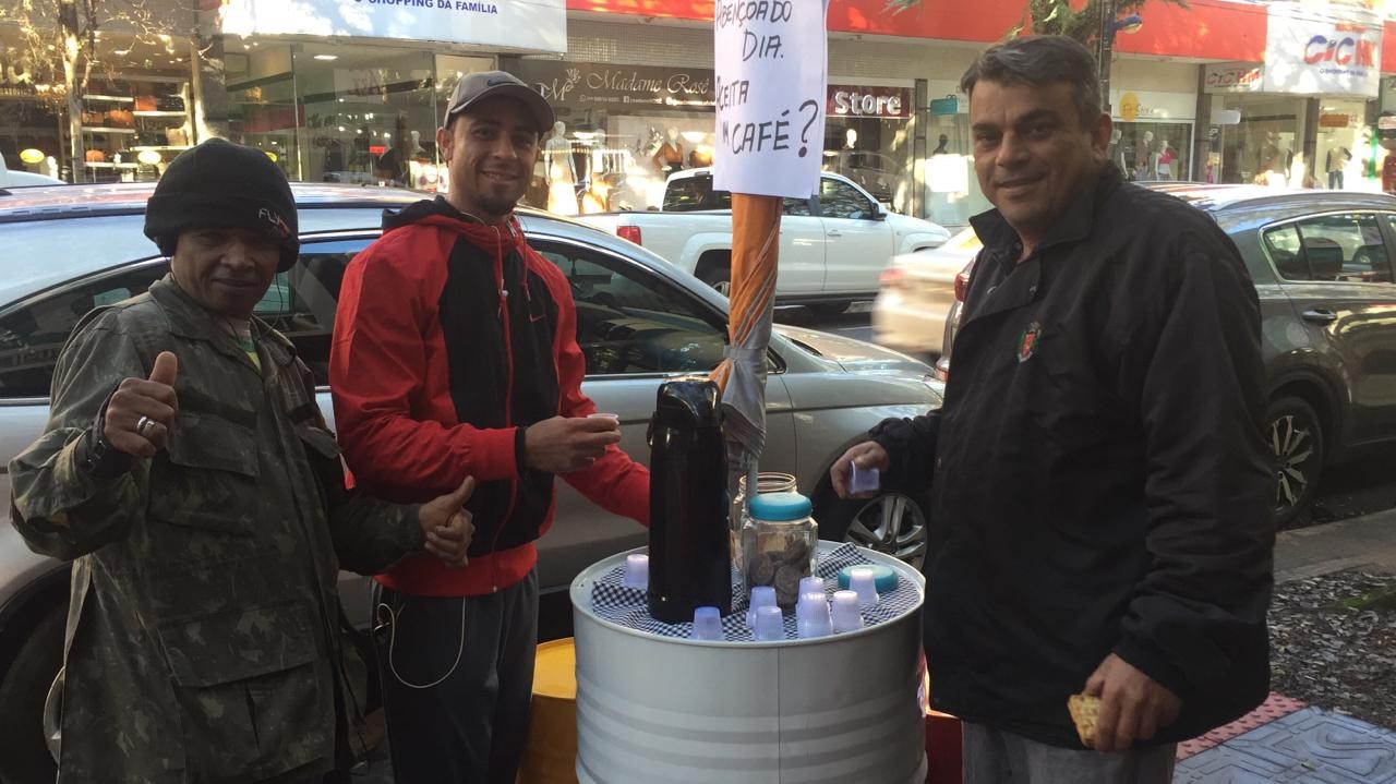 Comerciantes espalham gentilezas pela cidade