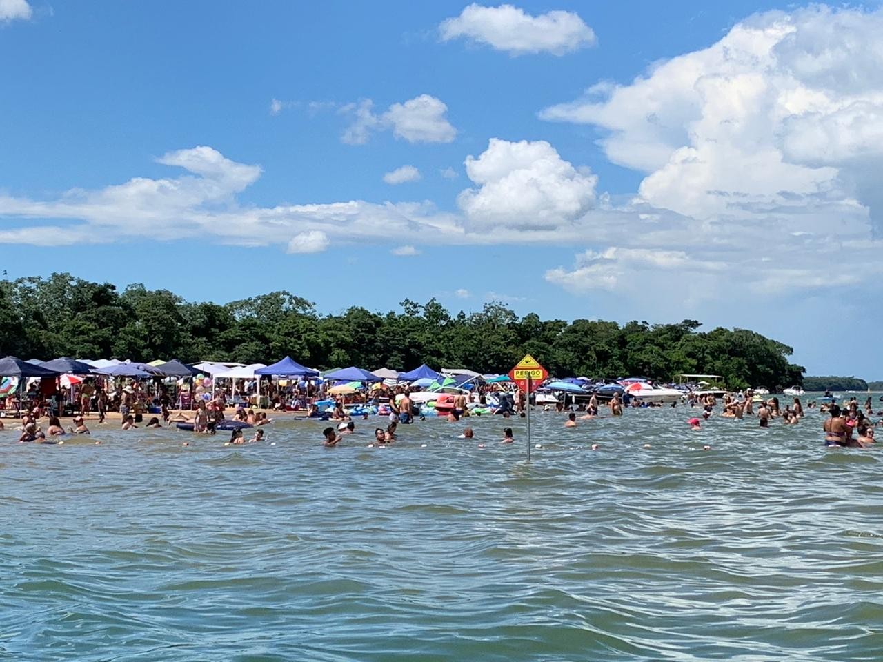 Bombeiros advertem 615 banhistas durante o carnaval