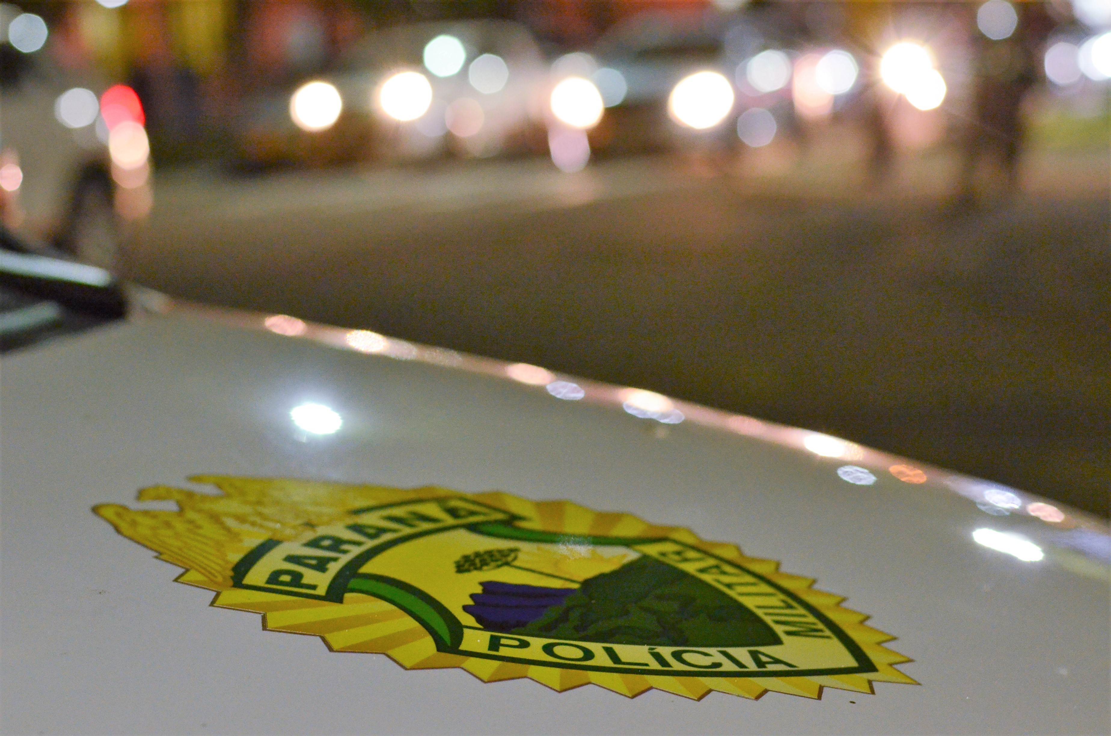 Ladrões roubam malotes de um carro-forte