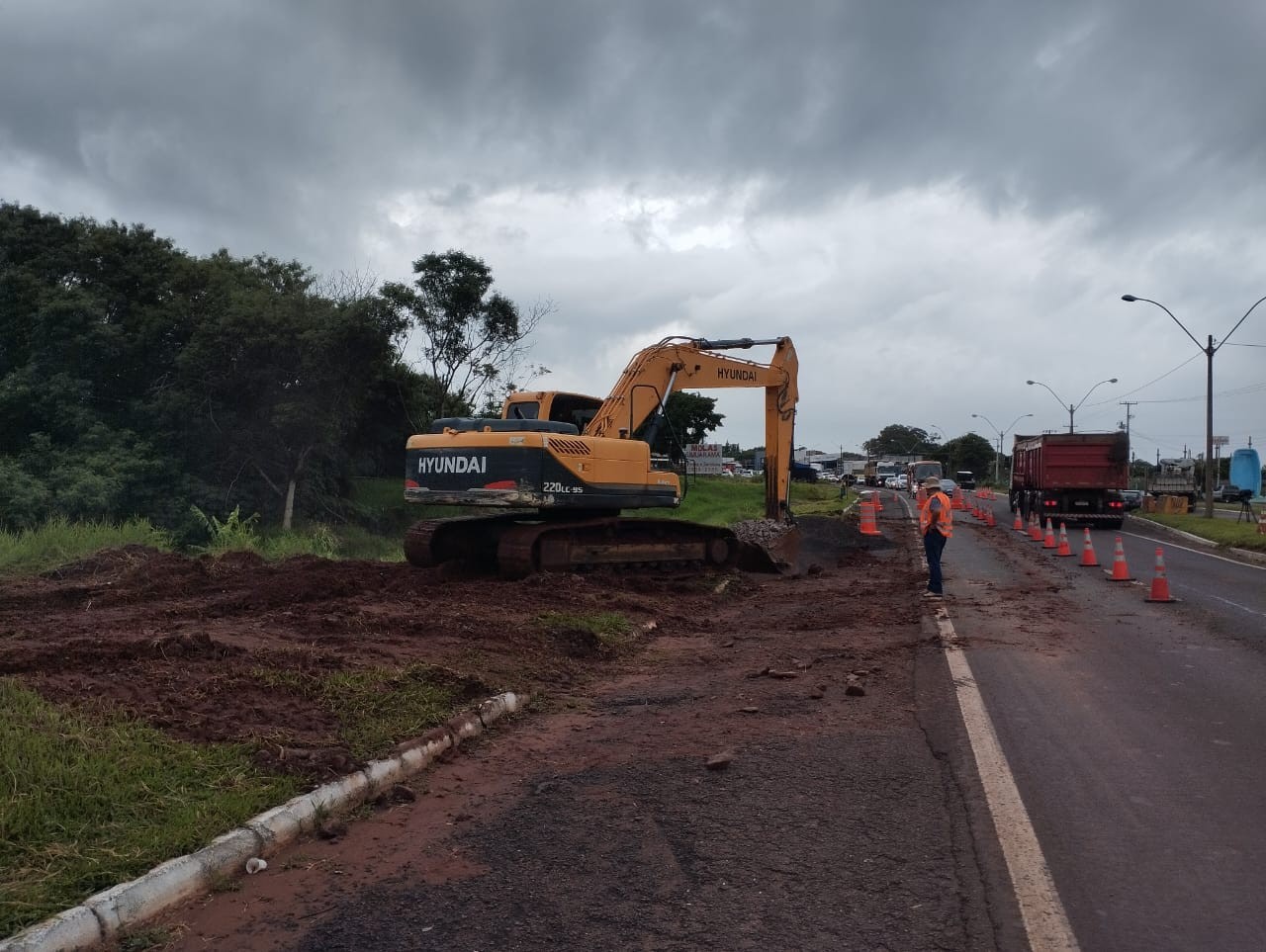 PR-323 em Umuarama opera no sistema pare-e-siga