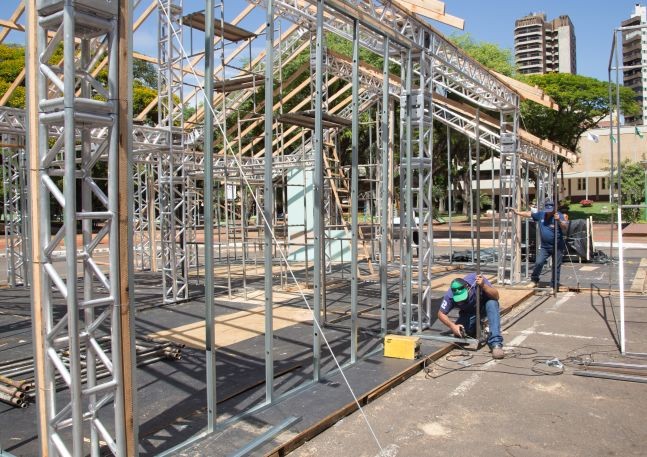 Vias centrais serão bloqueadas para instalação das estruturas de Natal