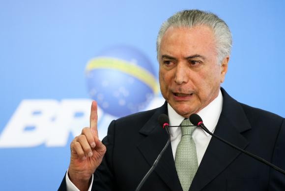 Gilson Aguiar comenta a permanência de Michel Temer no poder