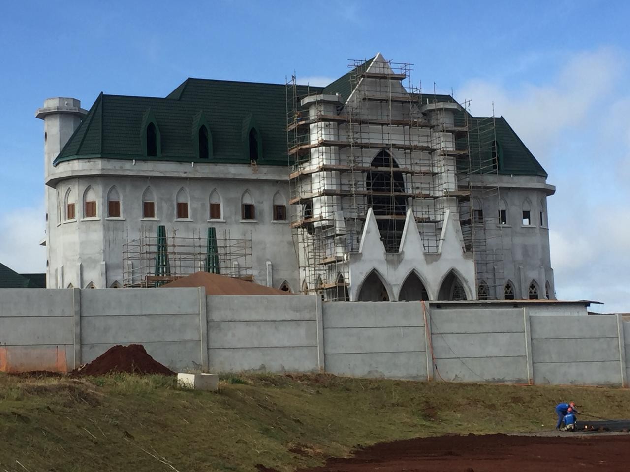 Reportagem da CBN visita mosteiro em construção em Maringá