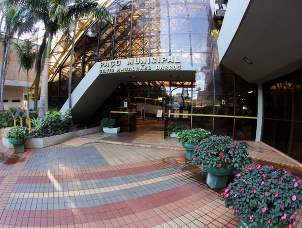 Maringá: Publicado decreto que prorroga fechamento de bares por 7 dias