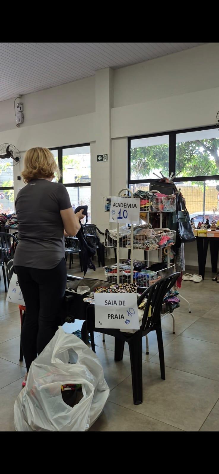Bazar Solidário reverte renda para animais resgatados em Maringá