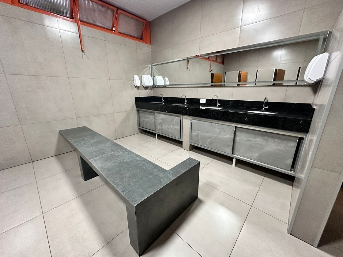 Bloco de Direito, reformado com recursos de ex-alunos, é reinaugurado