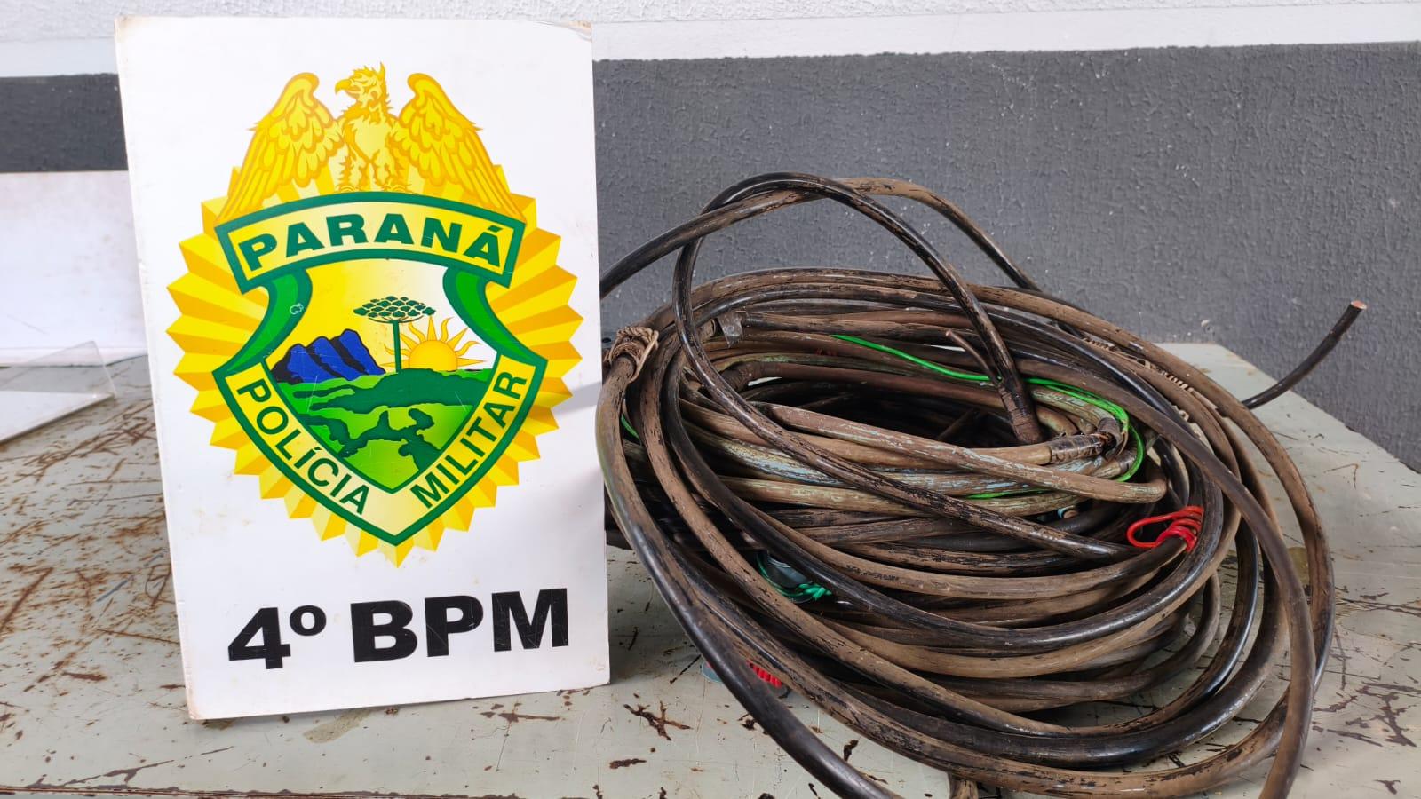 Ladrão de fios se esconde em caixa d’água, mas é preso em Maringá