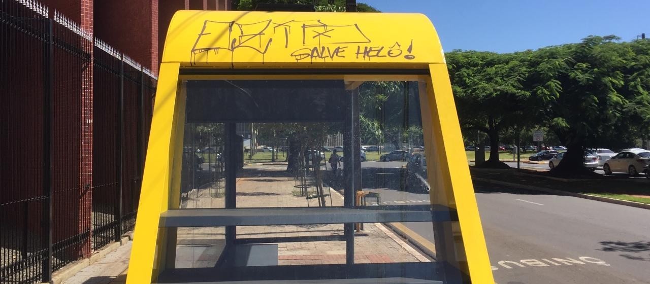 Pregão para manutenção de abrigos de ônibus é suspenso em Maringá