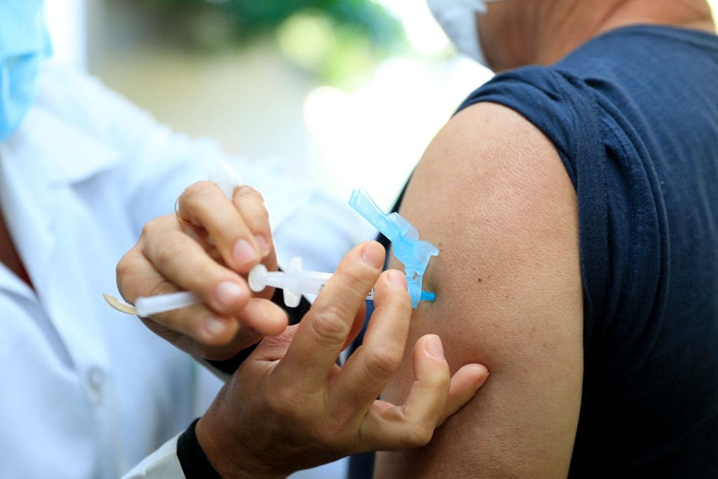 Maringá segue com vacinação apenas da 2ª dose nessa sexta-feira (13)