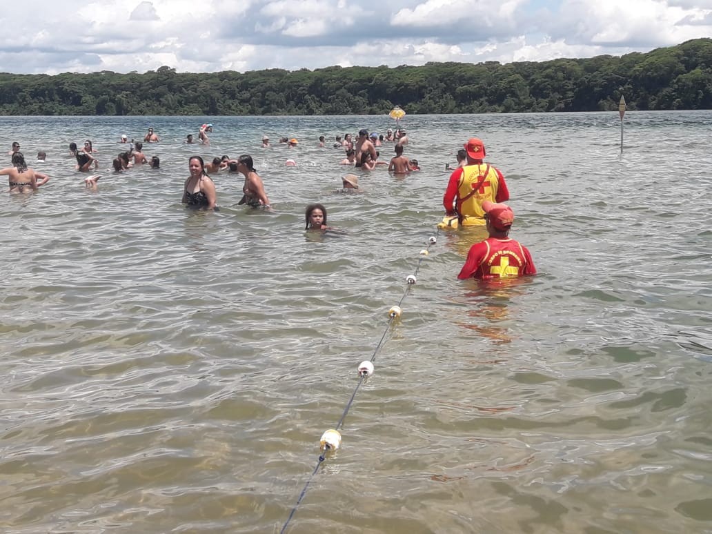 Bombeiros já resgataram 15 banhistas de prainhas da região